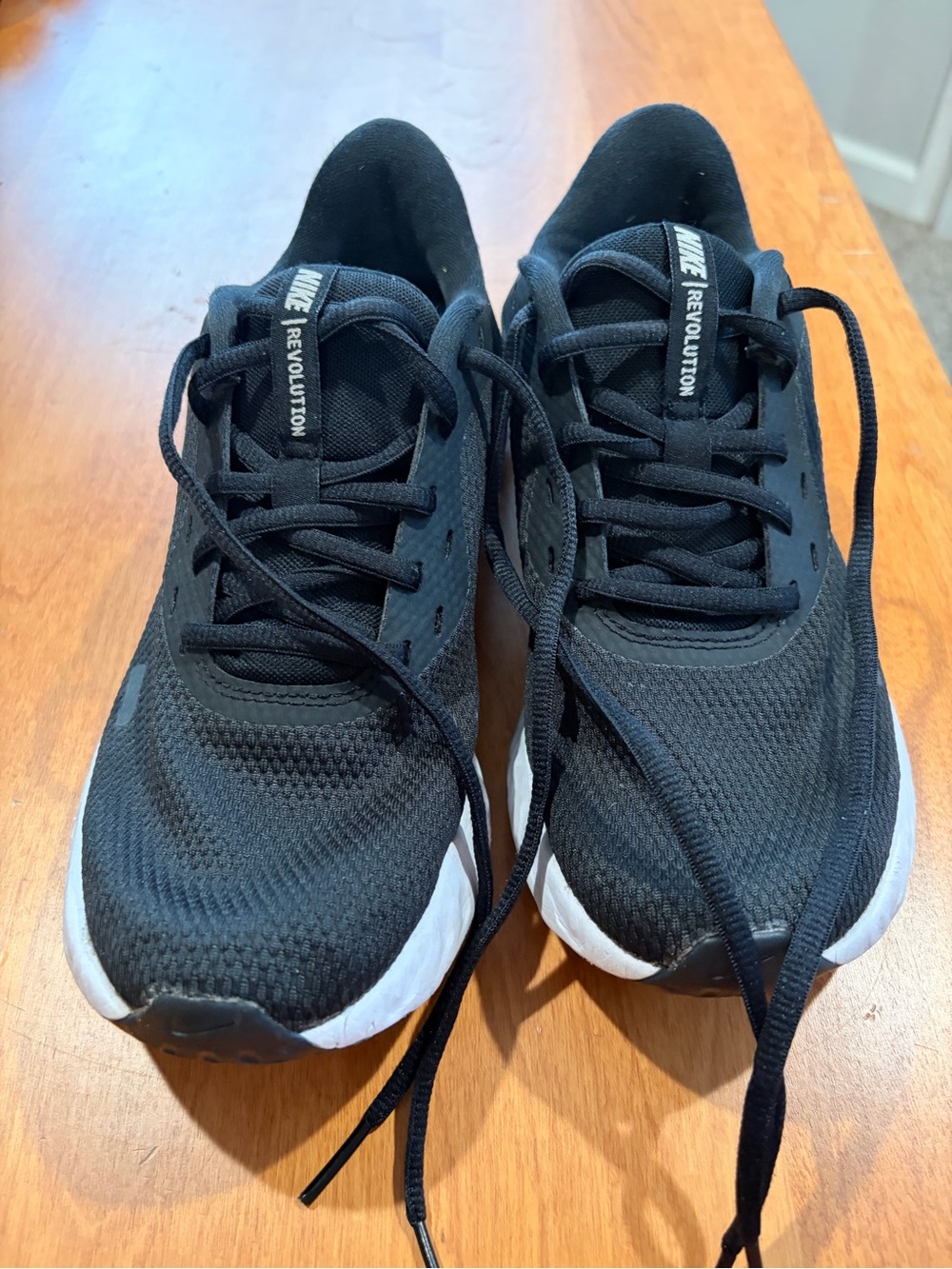Nike Men's Black & White Running Sneakers